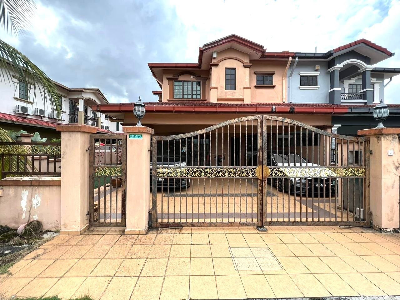 Double Storey Semi Detached Terrace House @ Taman Taming Maju, Cheras Jaya, Balakong