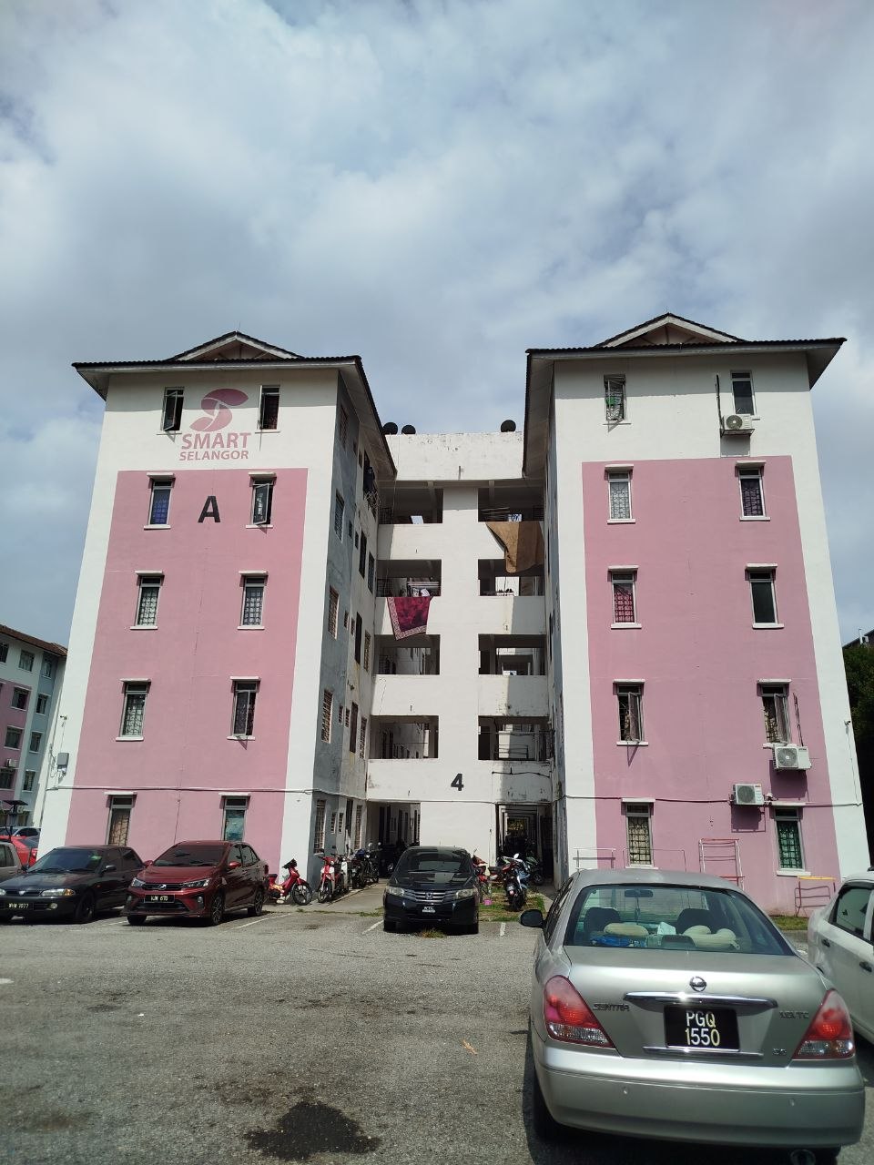 Megah Villa Apartment  Kota Warisan Sepang.