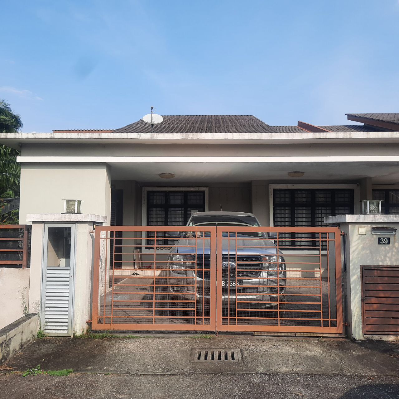TERES SINGLE STOREY END LOT