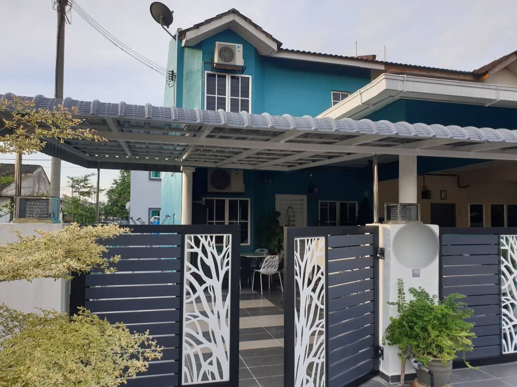 DOUBLE STOREY TERRACE END LOT
