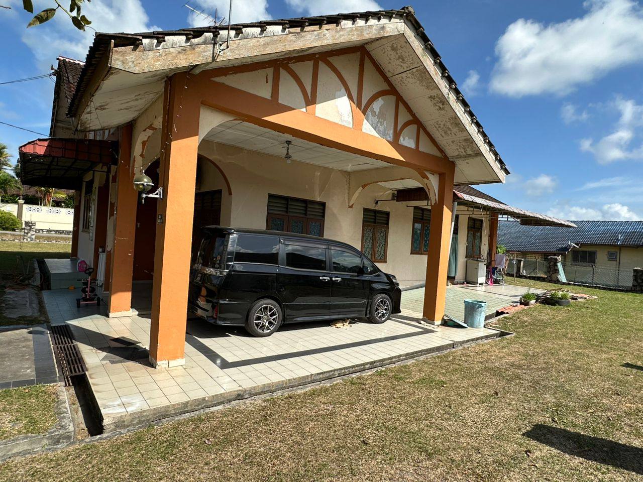 Rumah Bungalow Corner Lot