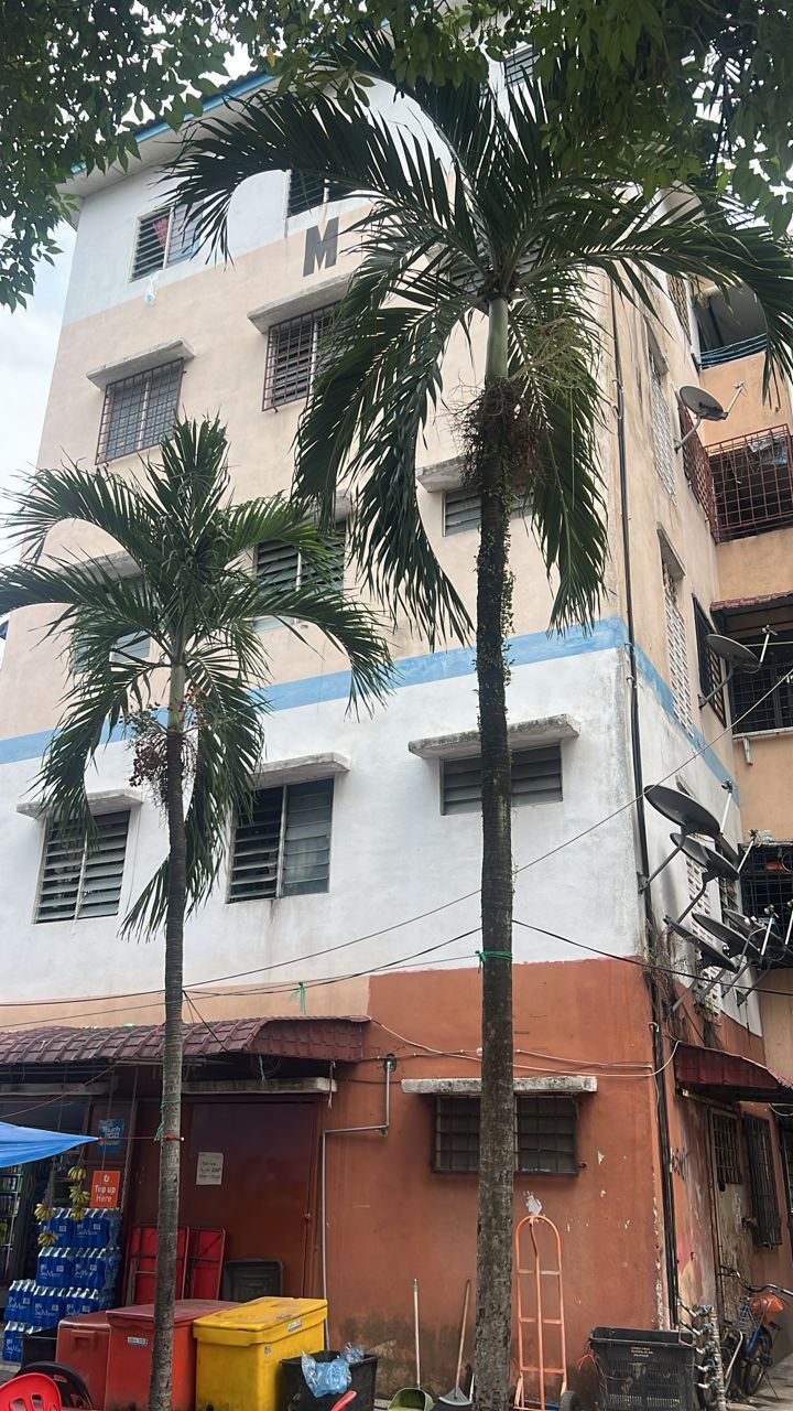 FLAT JALAN BATU NILAM 34