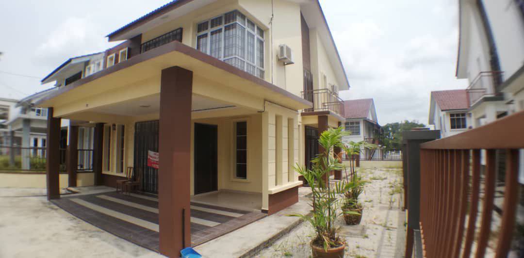 Double Storey Semi D House