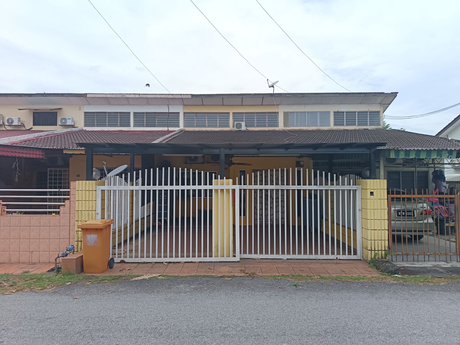 SINGLE STOREY HOUSE
