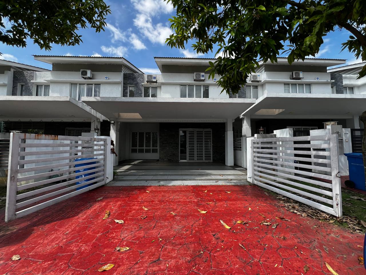 Superlink Double Storey D’Kayangan,Seksyen 13 Shah Alam