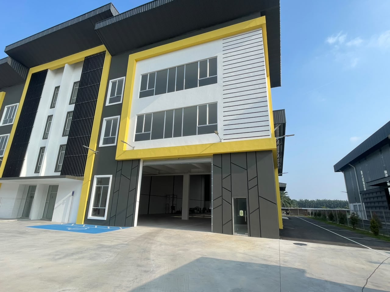 BRAND NEW 3-STOREY SEMI-DETACHED FACTORY TENDA INDUSTRIAL PARK