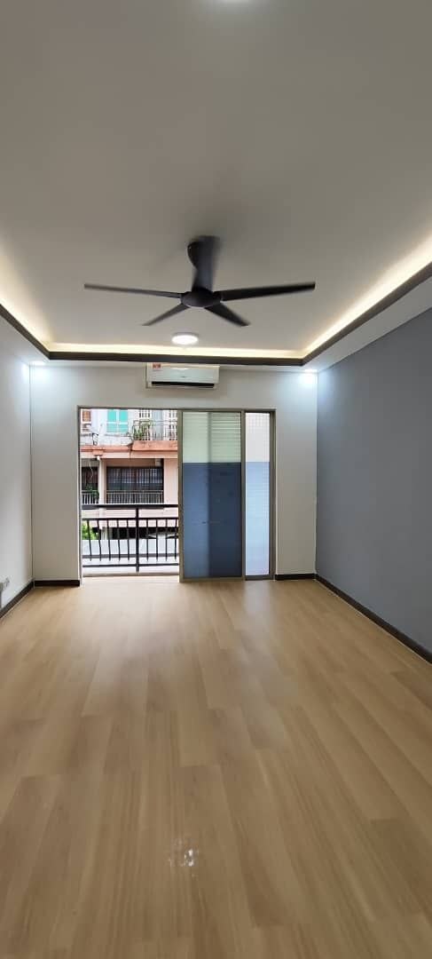 VILLA ROS TOWNHOUSE @ TAMPOI INDAH
